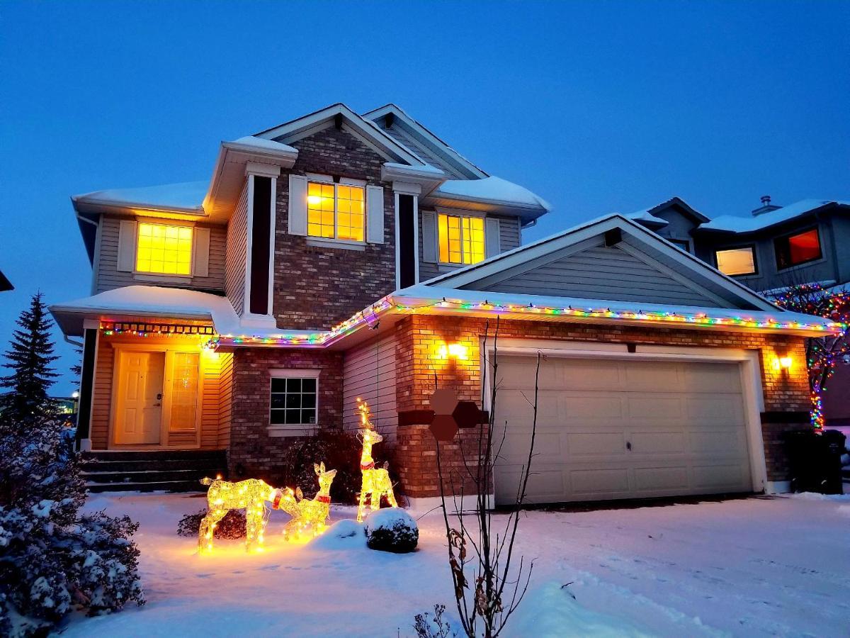 Joe'S Cozy And Quality Place In Calgary Exterior photo